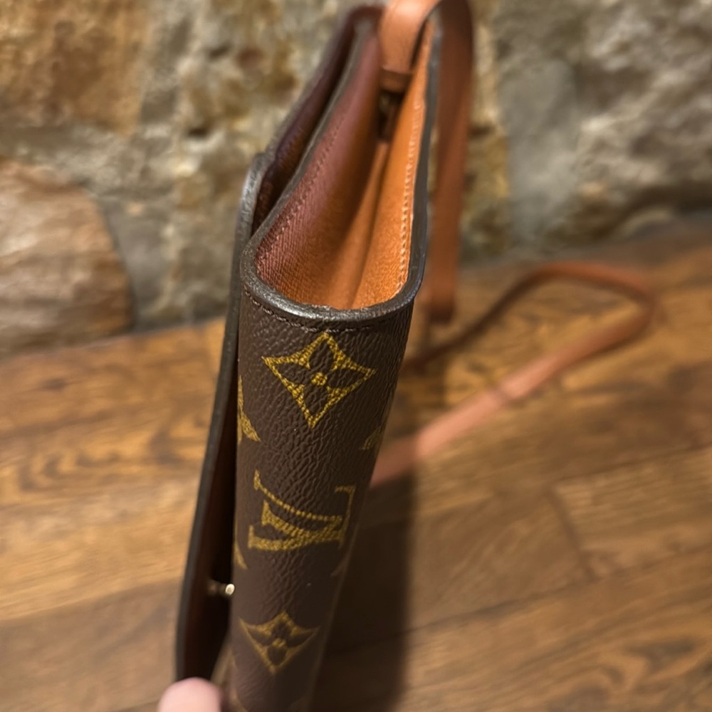 Authentic  Louis Vuitton Monogram Bordeaux Shoulder bag - Picture 7 of 17